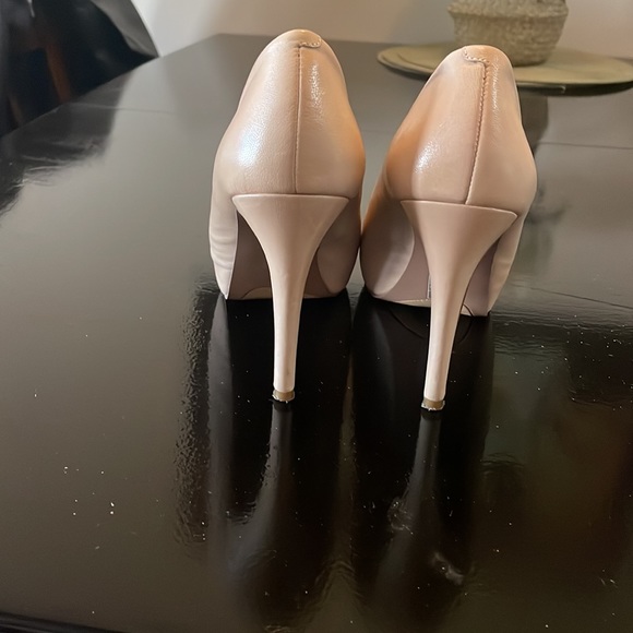 Nine West nude 4” pump - Picture 3 of 3